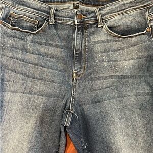 Judy Blue boyfriend fit straight Leg Denim Jeans- lightly distressed